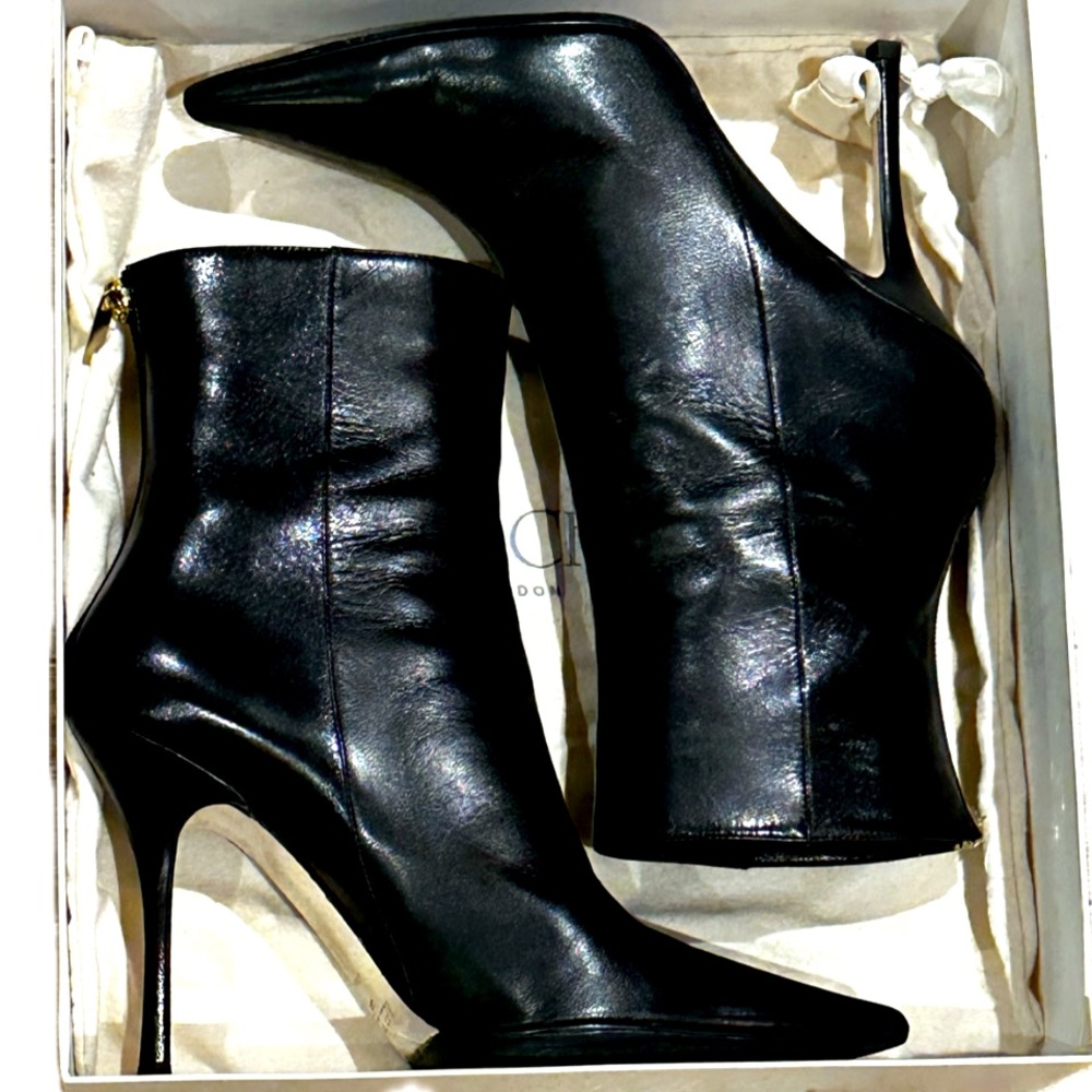 Jimmy Choo Black Leatherer Ankle Boots with gold back zipper size 40 / size 10